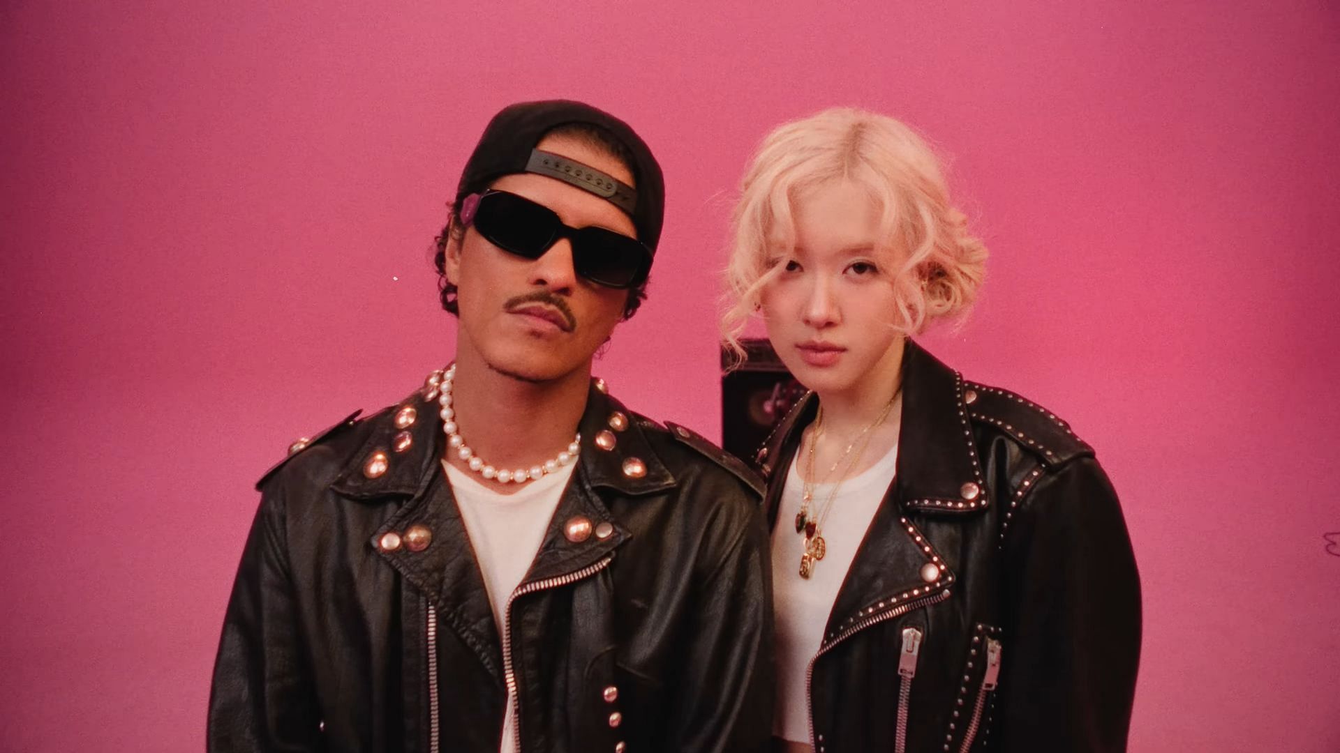 Bruno Mars and Ros&eacute; in APT. (Image via YouTube/ROSÉ)