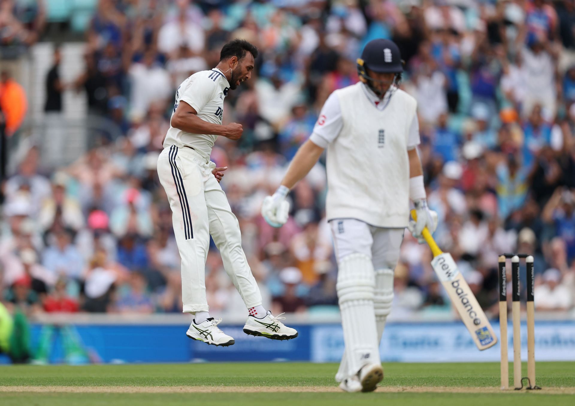 India picked up three wickets after England were comfortably placed at 301/3. [P/C: Getty]