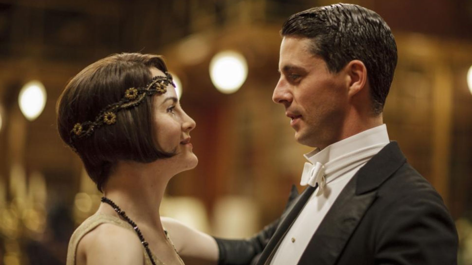 A still from Downton Abbey S5EP8 (Image via Peacock)