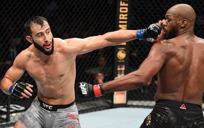 Dominick Reyes recalls countering Jon Jones' eye-poke tactics during fight, outlines strategy to beat 'Bones'