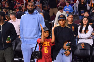 “A lil Breezy Bowl practice”: LeBron James’ wife Savannah James and daughter Zhuri show off their smooth dance moves to Chris Brown hit