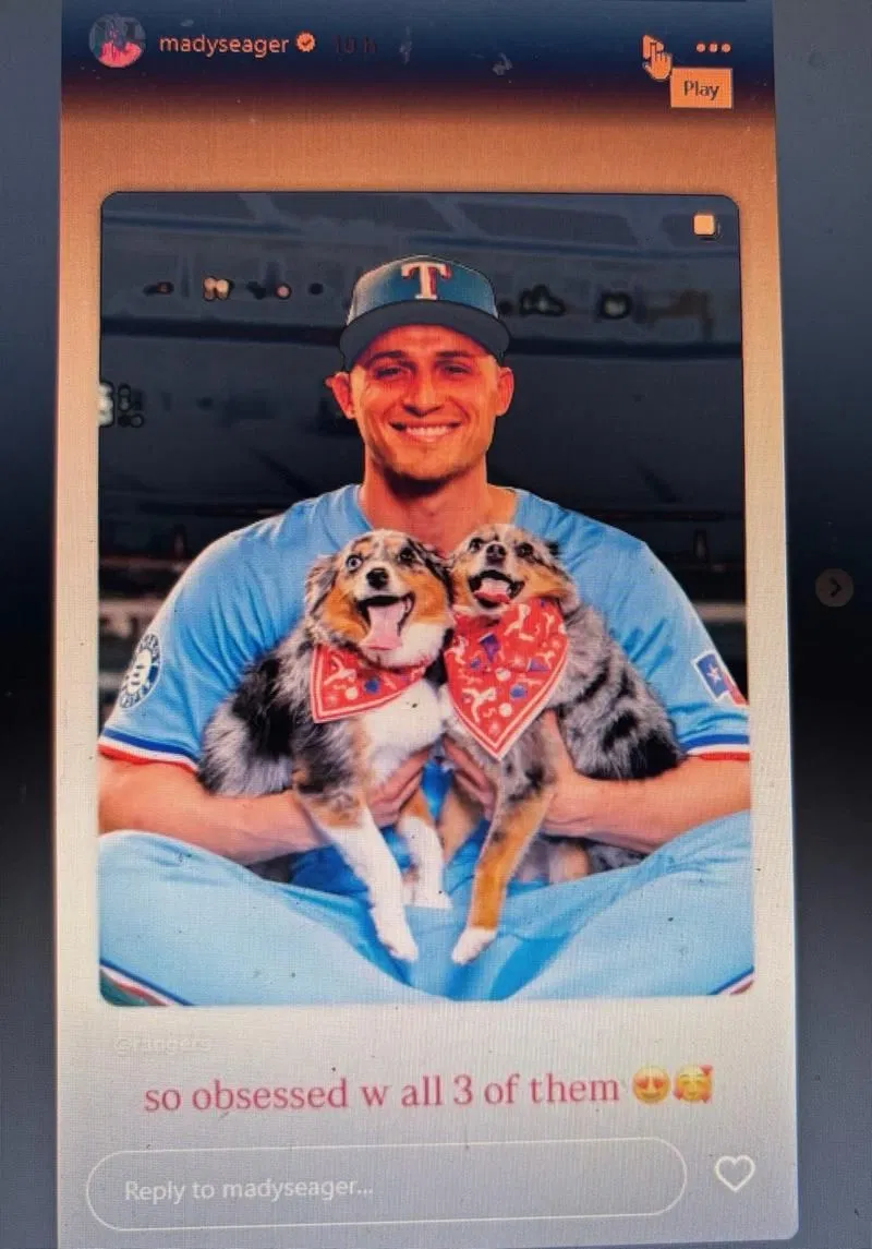 Corey Seager&#039;s wife Madisyn shared Corey&#039;s adorable photo with two dogs (Via Instagram)