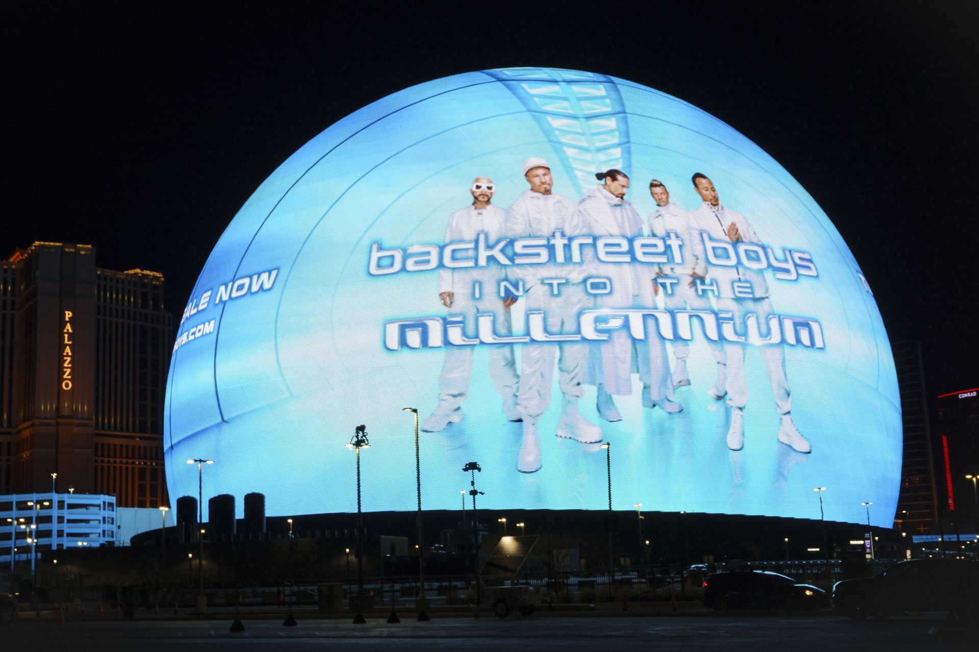 An advertisement for the Backstreet Boys: Into The Millennium concert on the Sphere (Image via Getty)