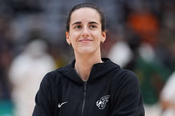 "Caitlin Clark snacks A LOT on the bench": WNBA commentator spills the tea after Fever superstar gets caught munching mid-game