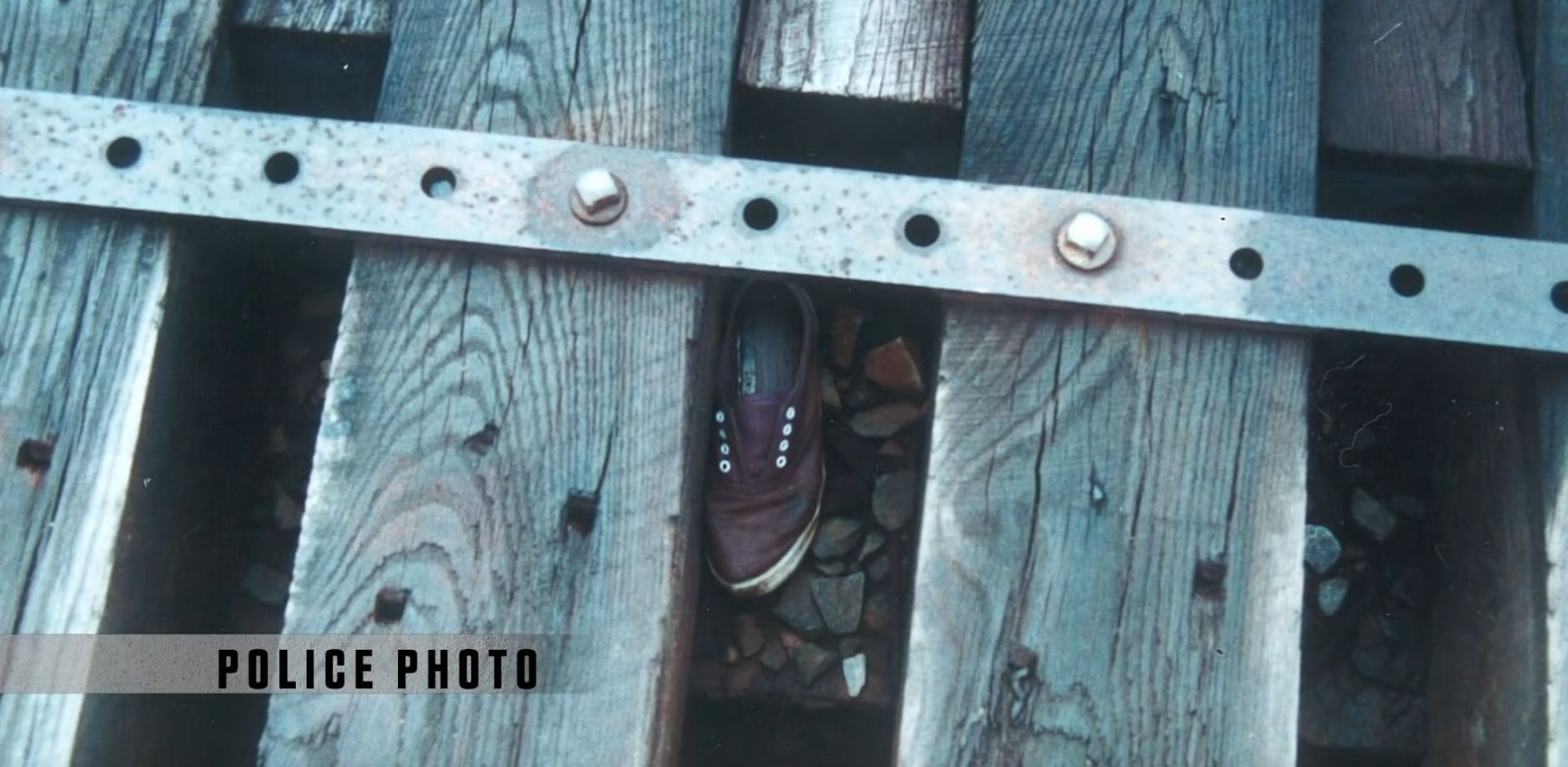 Lead Investigator Walks Through Shauna Howe Murder &amp; Crime Scene (Image via @AETV YouTube)
