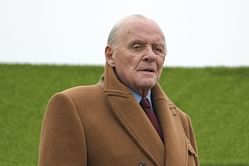 "Ten years younger" - Anthony Hopkins tries Kim Kardashian's SKIMS face wrap in a hilarious Instagram shoutout