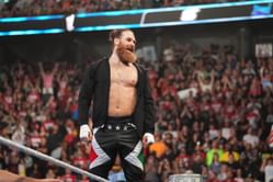 Best & Worst of WWE SmackDown: Sami Zayn arrives, other top stars absent, women's division in shambles