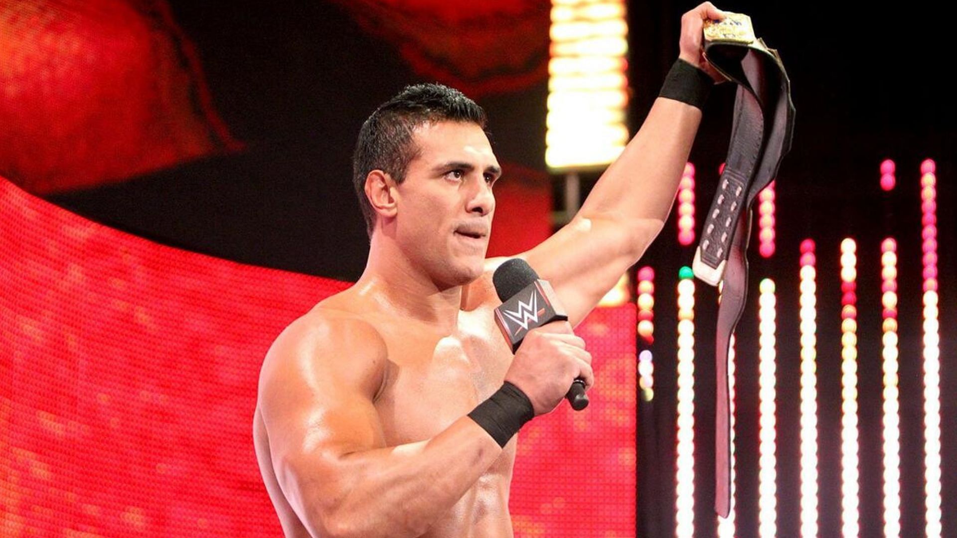 Alberto Del Rio with the US title! [Image credit: WWE.com]