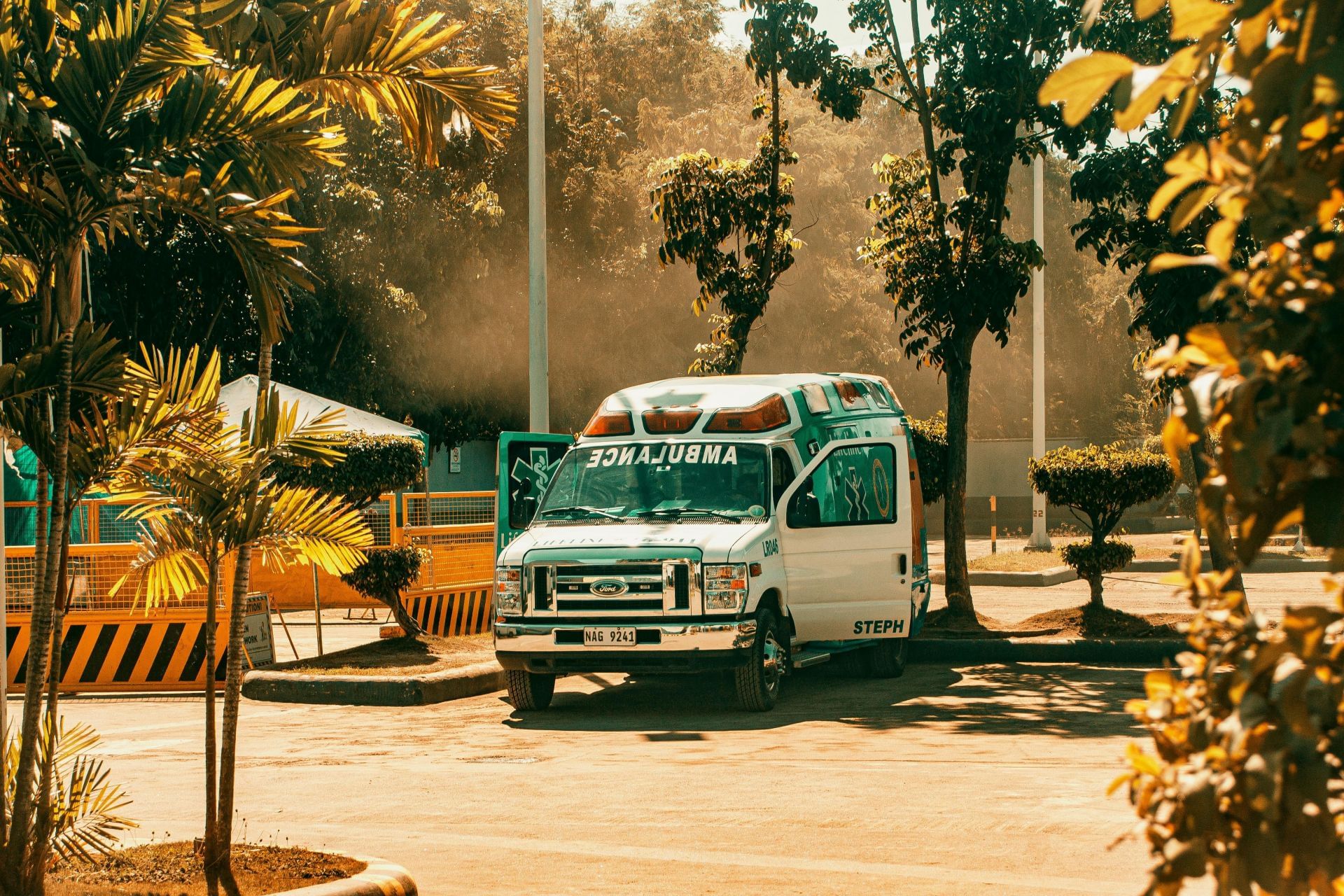 The victim survived due to the intervention of a motorist and the speedy arrival of emergency services. (Representative image via Pexels)