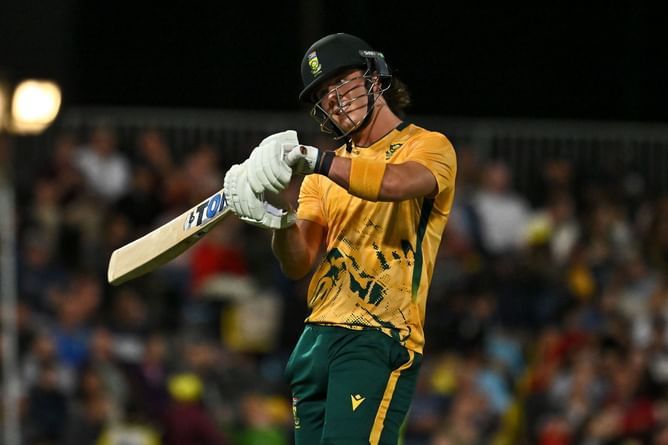 “They decided to let go of him” - RCB legend issues clarification over Dewald Brevis & CSK tweet after IPL 2025