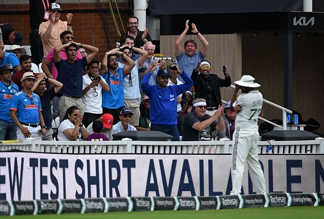 Mohammed Siraj does a Virat Kohli by urging crowd to cheer for visitors as hosts' 374-run chase gets tricky in ENG vs IND 2025 5th Test [Watch]