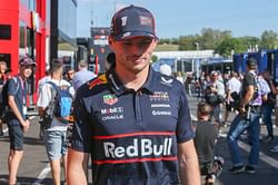 Damon Hill drops 2-word reaction to Max Verstappen announcing that he'll stay at Red Bull for 2026