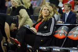 “Allowed us to not hold back”- Nebraska volleyball coach Dani Busboom Kelly opens up on how expanded roster has boosted competitiveness