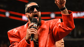 Former world champion may return to WWE RAW and confront Seth Rollins tonight