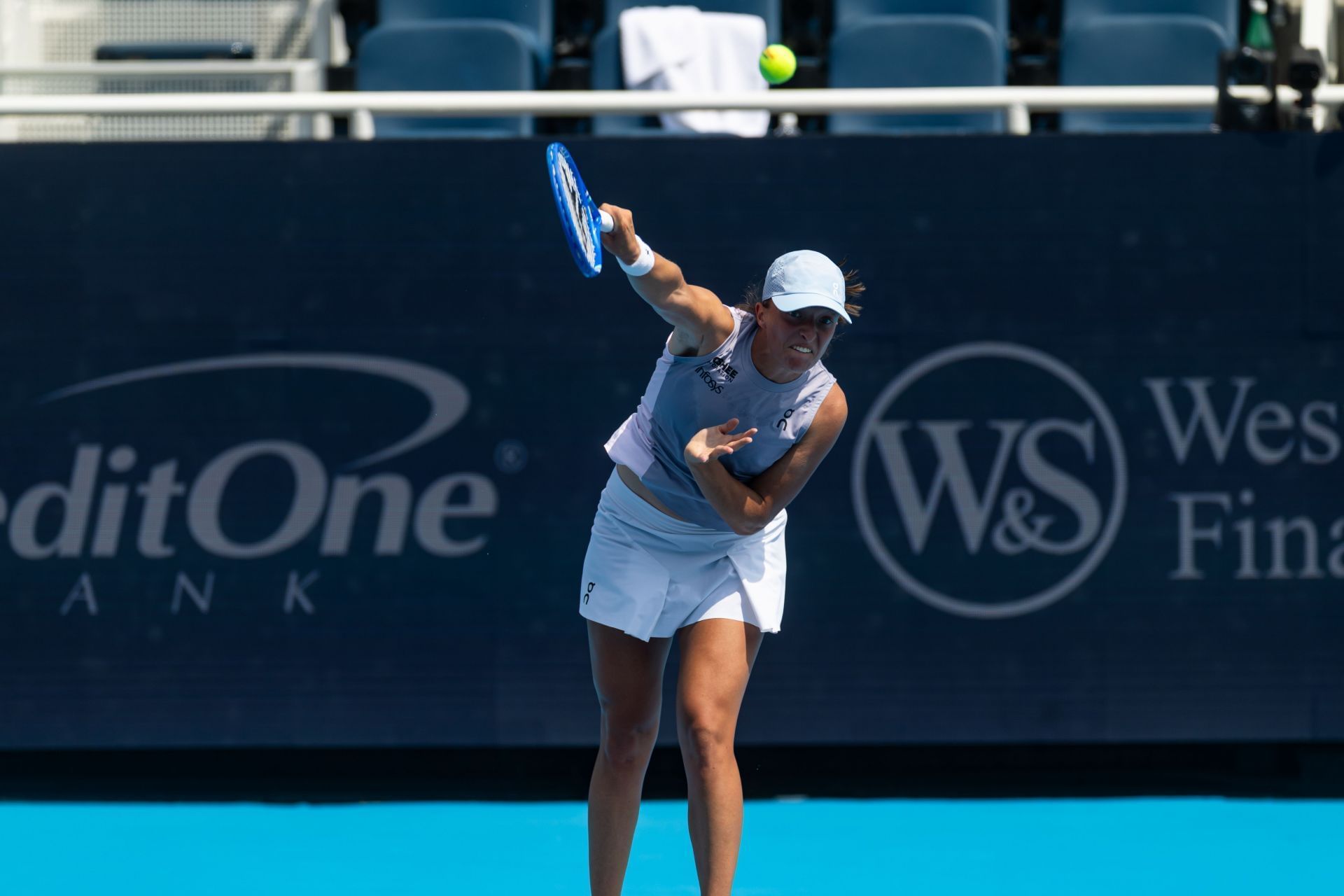 Iga Swiatek in action at Cincinnati - Source: Getty