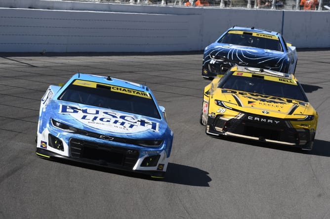 "That is something that we’ll frown upon": NASCAR exec issues stern warning over Ross Chastain-Shane van Gisbergen incident at Gateway