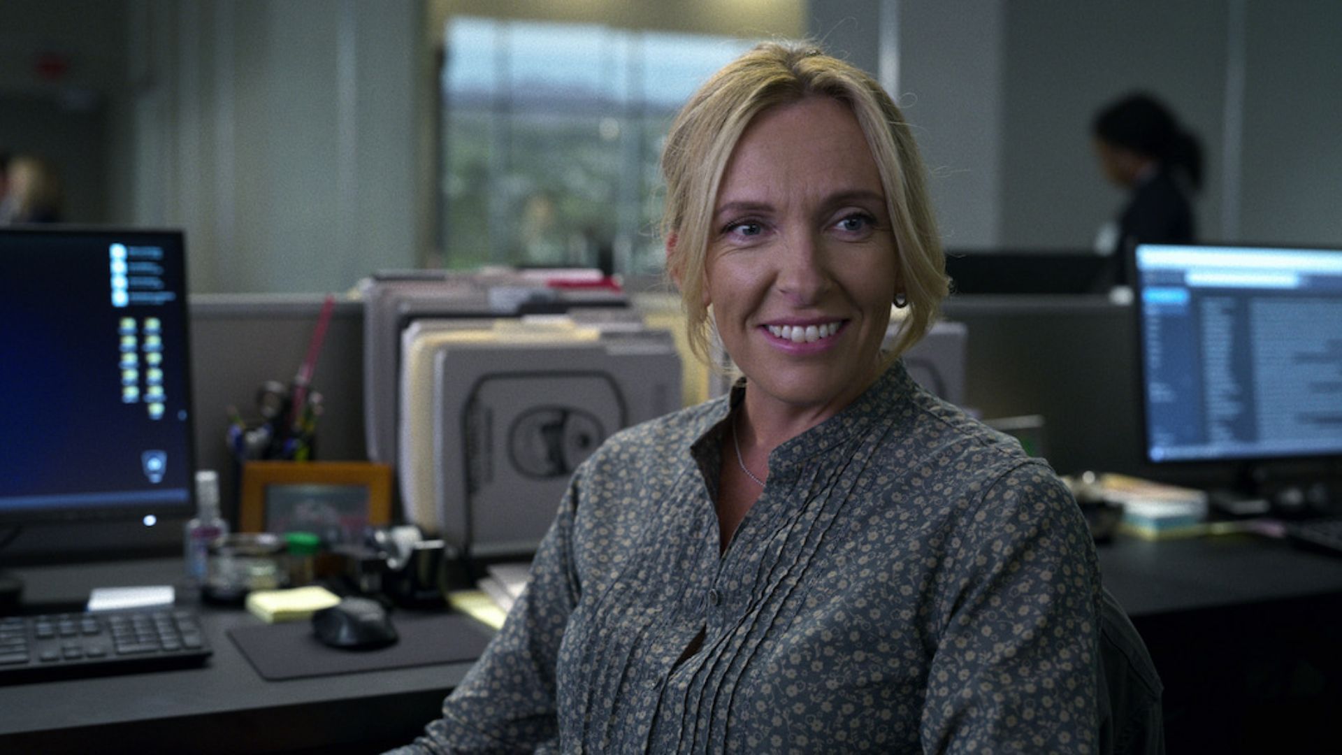 Collette plays Detective Rasmussen (Image via Netflix)