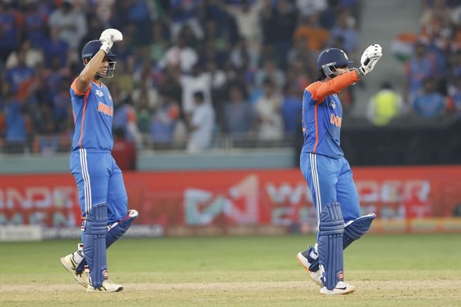 Tilak Varma and Shivam Dube turn the tide in India’s favor with back-to-back 6s in IND vs PAK Asia Cup 2025 final [Watch]
