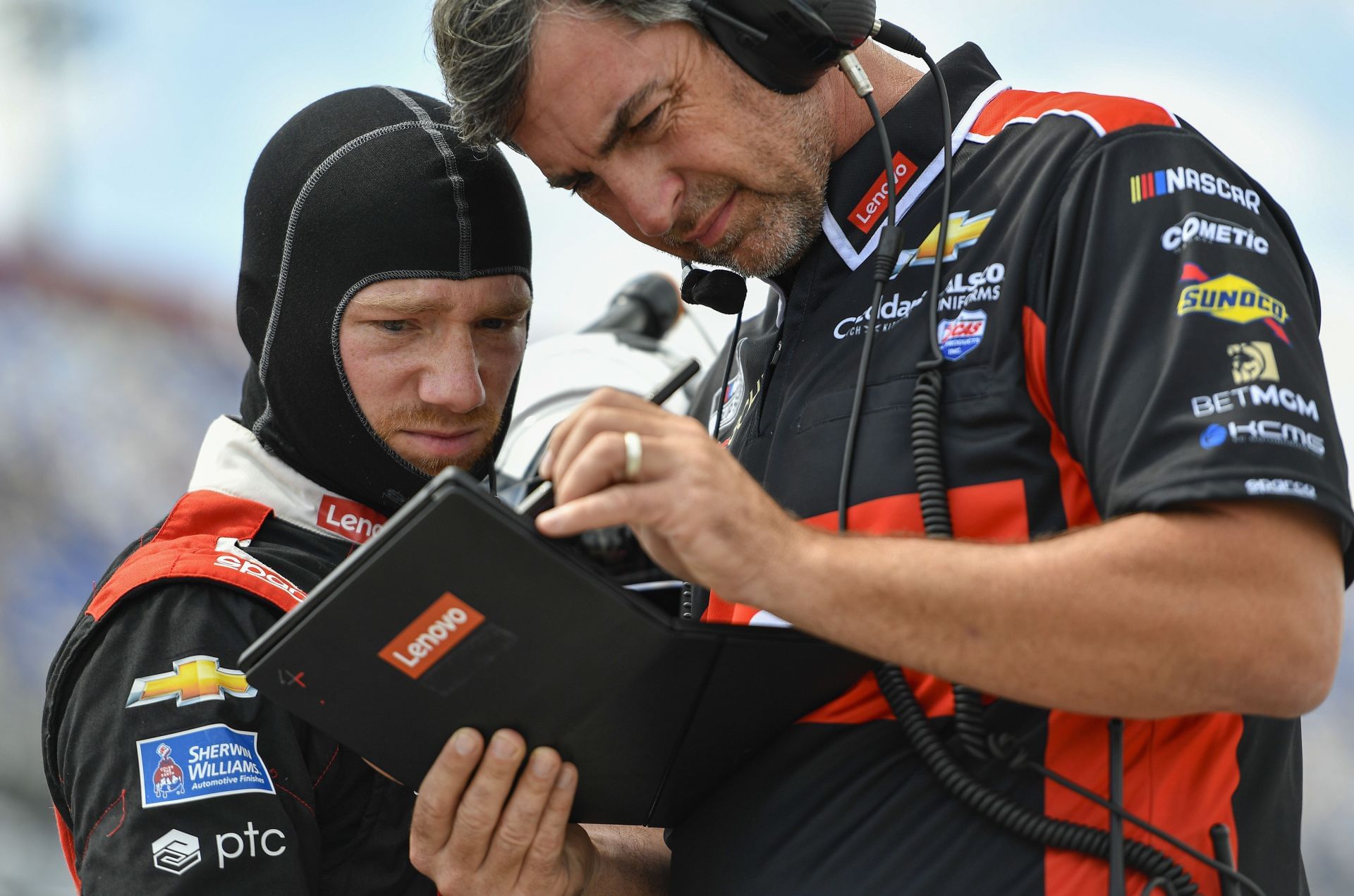 Tyler Reddick (8) and crew chief Randall Burnett at Darlington Raceway in 2022. Source: Getty