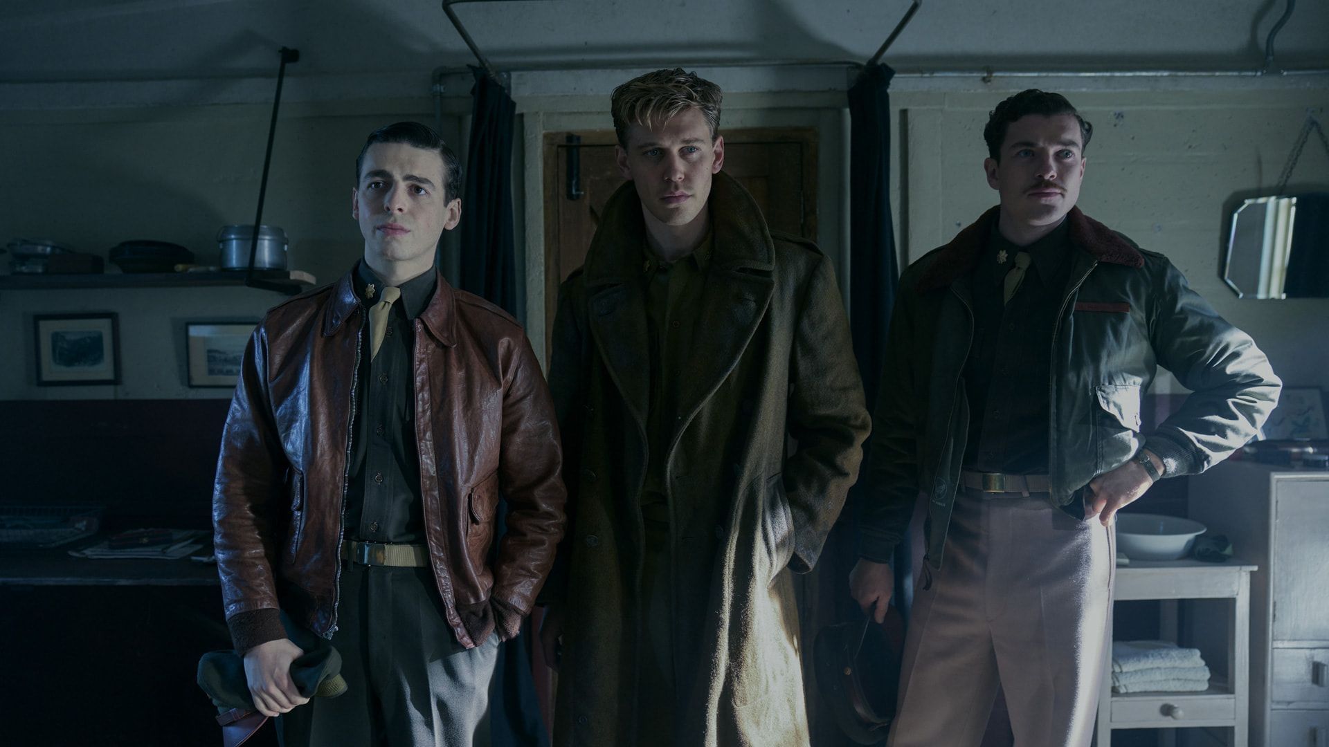 Boyle (Left) with the cast (Image via Apple TV+)