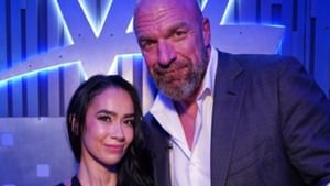 AEW star posts a picture with AJ Lee after she makes her WWE return on SmackDown