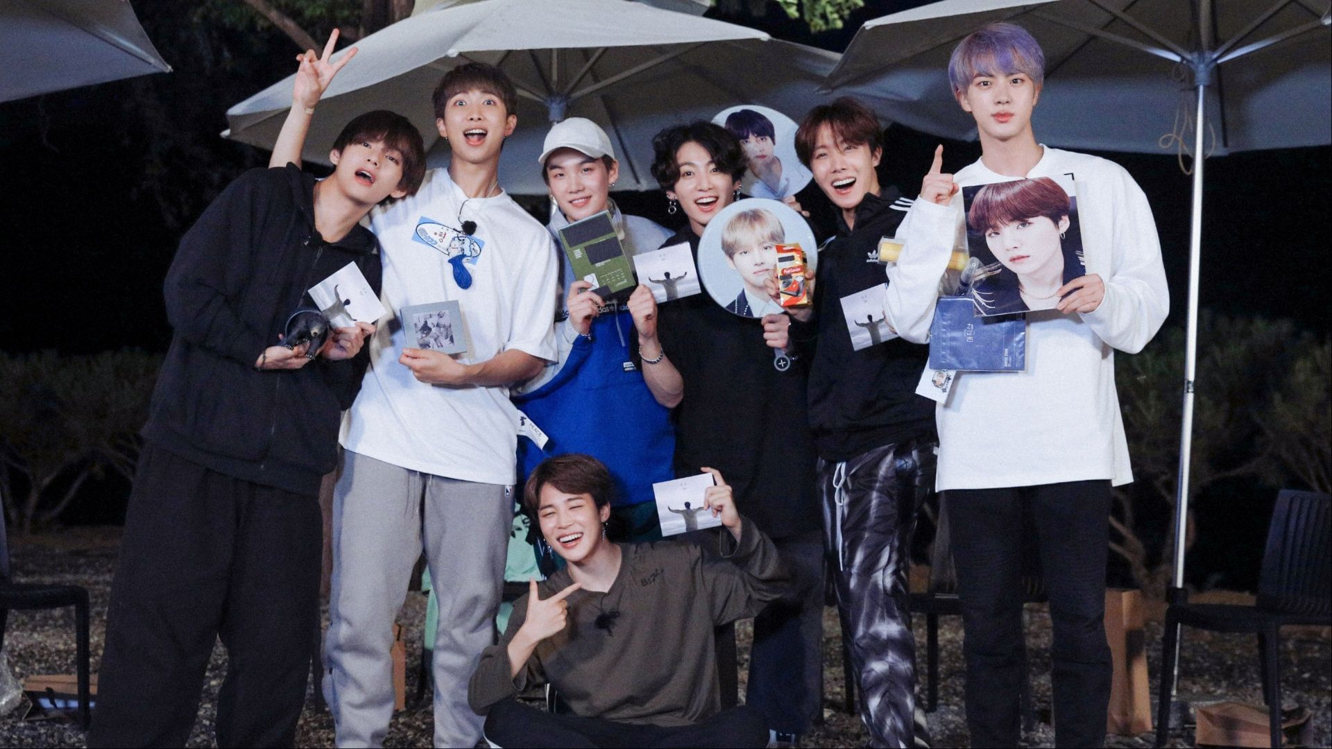 BTS members (Image via X/@bts_bighit)
