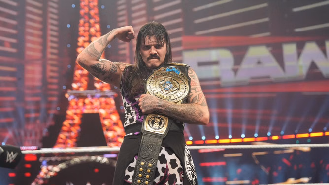 Dominik Mysterio steals from former WWE Champion after getting negative feedback over his latest win
