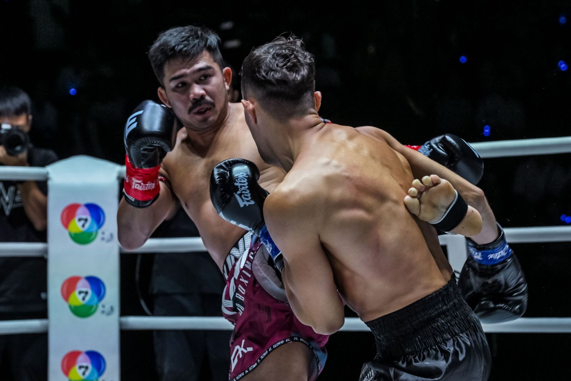 Prajanchai PK Saenchai and Jonathan Di Bella throw down at ONE Fight Night 36. Image: ONE Championship
