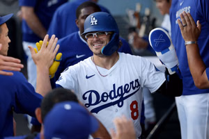 Kiké Hernández’s daughter Penelope steals the show with first pitch on Dodgers star dad's bobblehead night