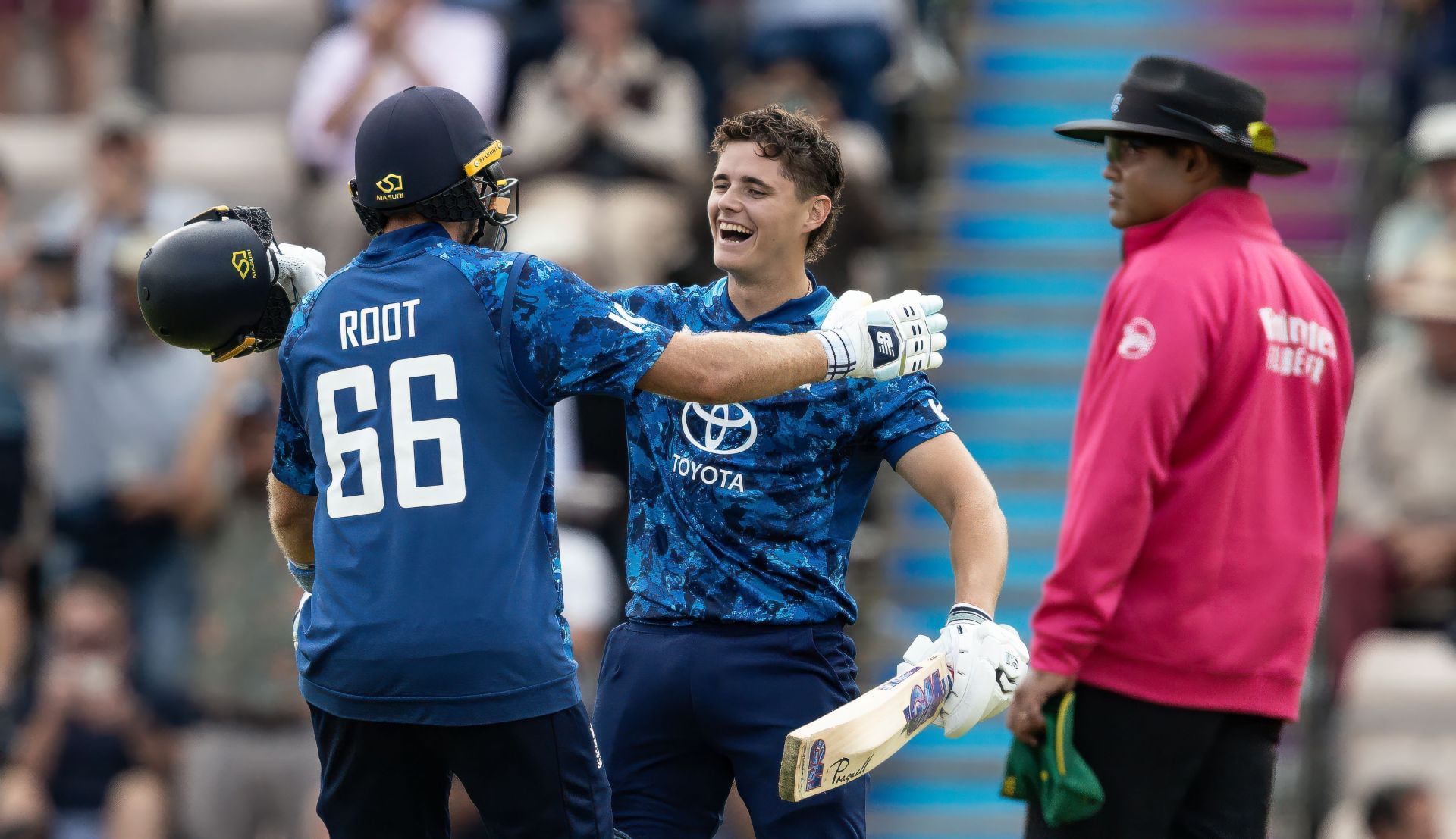 Joe Root and Jacob Bethell. (Image Credits: Getty)