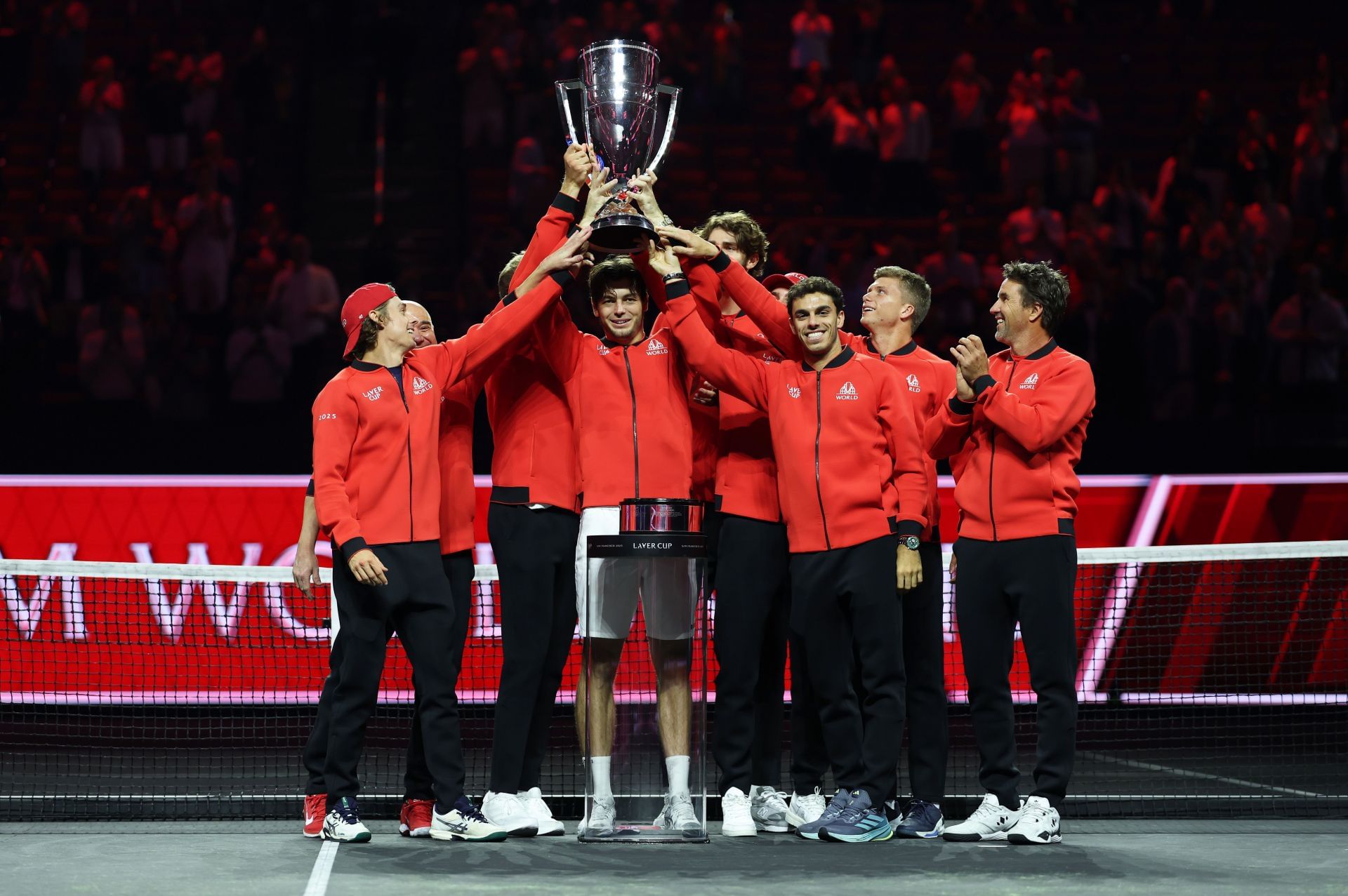 Team World celebrates with the 2025 Laver Cup trophy (Source: Getty)