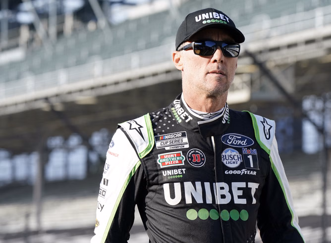 Kevin Harvick picks Team Penske’s driver as favorite to win the 2025 NASCAR Cup Gateway playoff race