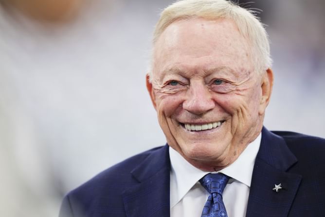 Jerry Jones gives emotional ’60s tragedies reference over Charlie Kirk's moment of silence gesture at Cowboys vs. Giants SNF clash
