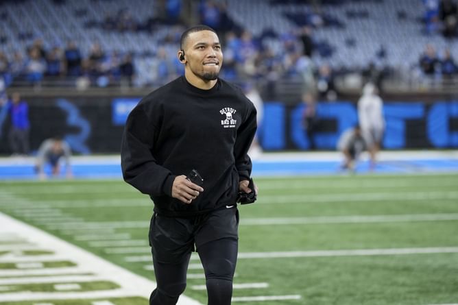 Amon-Ra St. Brown takes issue with "F*** Ben Johnson" chants, 1 week after pushing to boo Bears HC