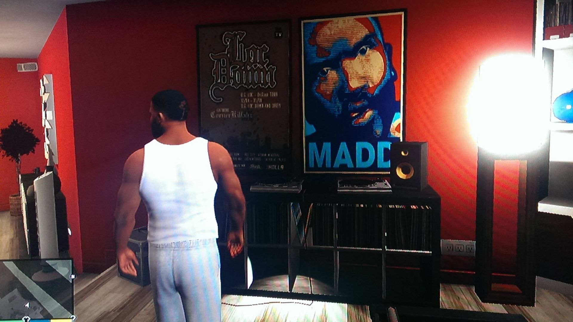 Madd Dogg poster in Franklin&#039;s house in Vinewood (Image via Rockstar Games // Reddit/tiltilltells)