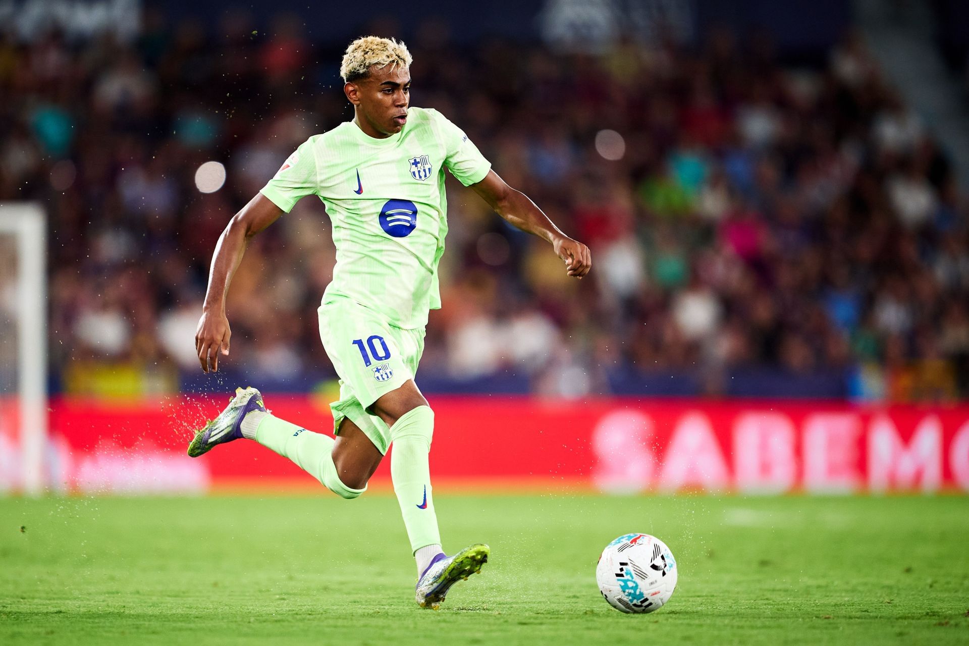 Levante UD v FC Barcelona - LaLiga EA Sports - Source: Getty