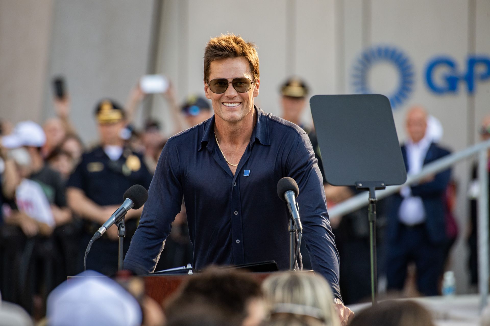 "Goat will win another ring" - Tom Brady's unretirement sends fans into frenzy amid major tournament announcement thumbnail