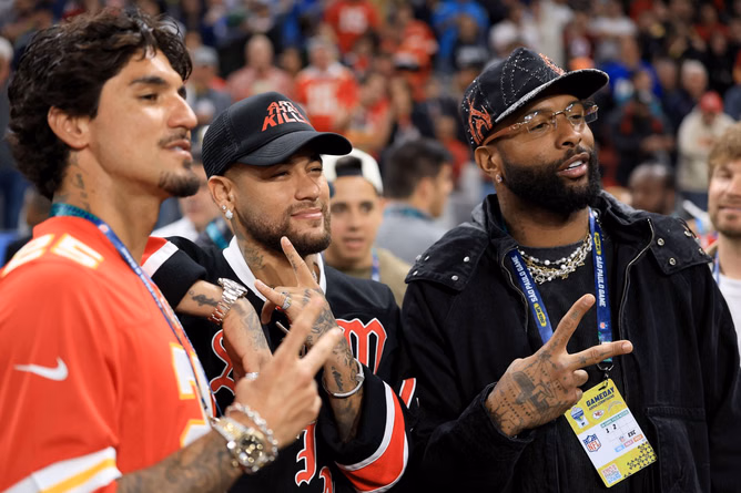Odell Beckham Jr. links up with $450,000,000-worth Soccer icon in Sao Paulo ahead of Chiefs vs. Chargers showdown