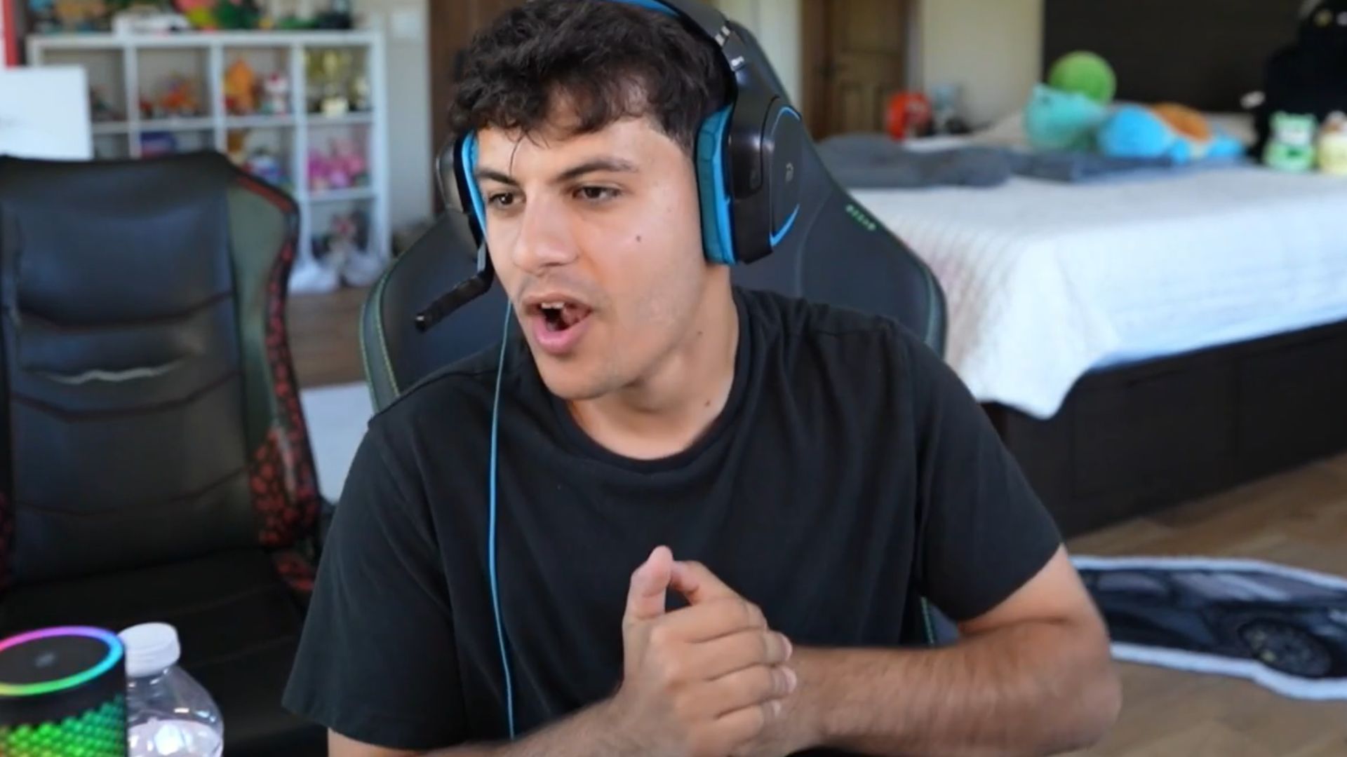 Twitch streamer Stableronaldo recently reacted to a clip of ExtraEmily