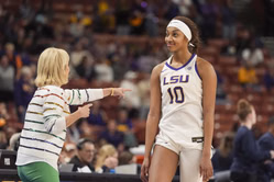"Angel Reese really reminds me of Kim Mulkey": Reporter brings race into the conversation amid Reese's fallout with Sky teammates