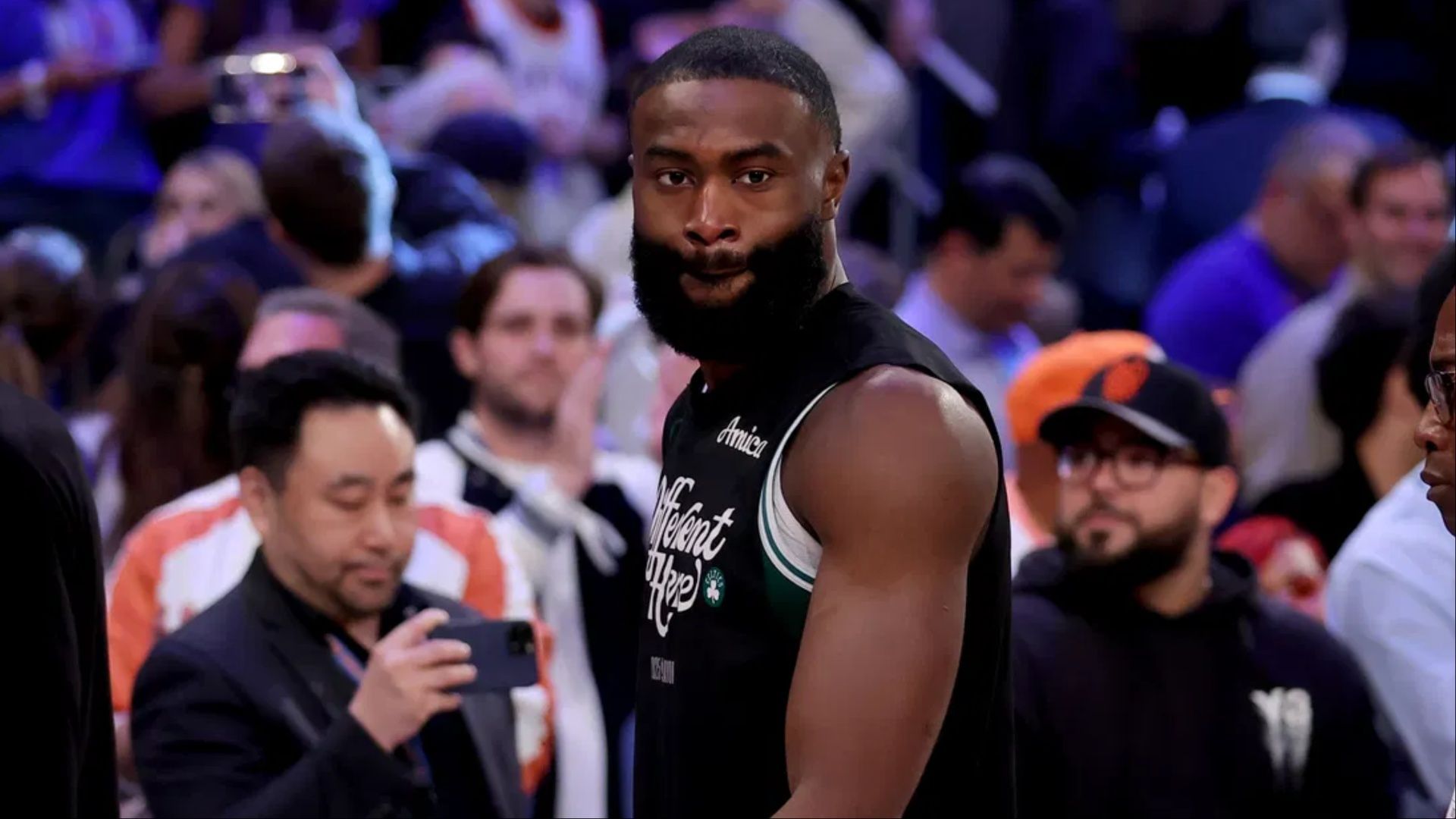 NBA fans clown Jaylen Brown after Jayson Tatum &amp; 4 other Celtics teammates ghost him on live stream call. (Photo: IMAGN)