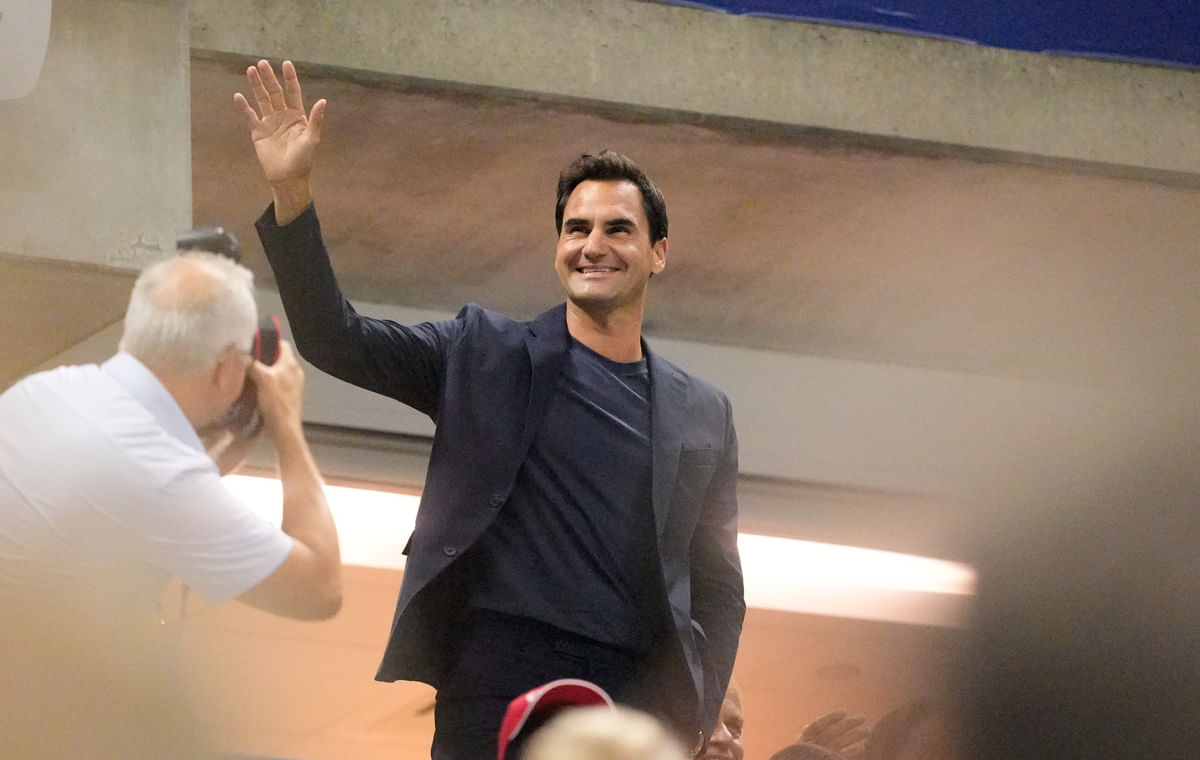 "Hope you packed your tennis rackets" - Roger Federer swings golf clubs alongside $50M tennis superstar ahead of Laver Cup