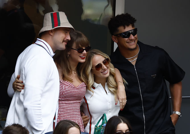 Taylor Swift’s friend drops 5-word message on Patrick Mahomes’ wife Brittany Mahomes' "fake ponytail" shenanigans at Giants vs. Chiefs game