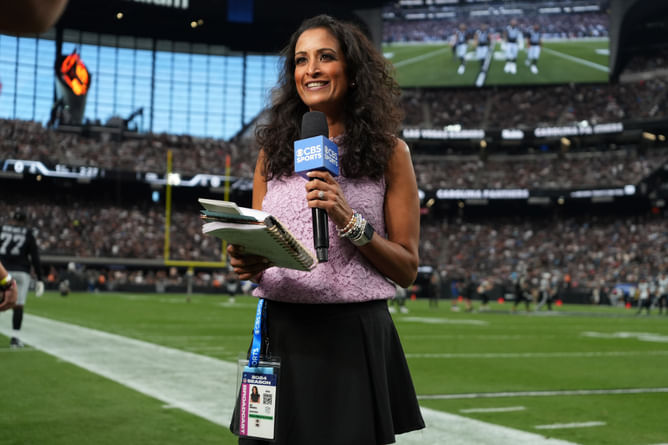 “Let’s pretend Ben Johnson is the crazy person”: Jason Whitlock rips CBS reporter Aditi Kinkhabwala over viral sideline interview with Bears HC