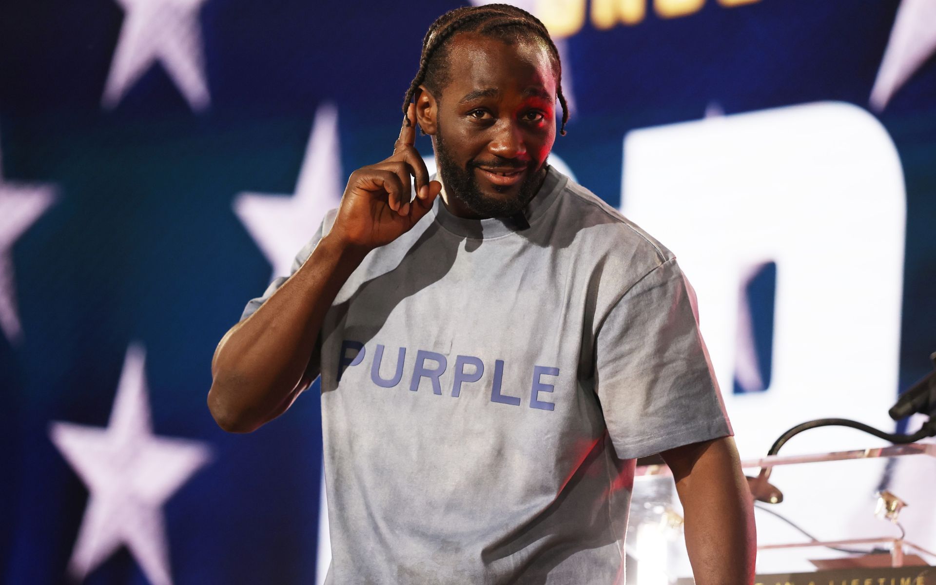 Terence Crawford reacts to Ilia Topuria