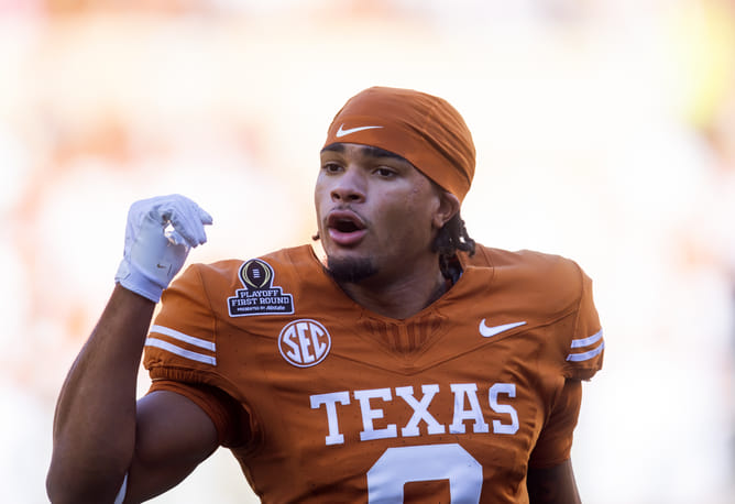 DeAndre Moore Jr. injury: What happened to Texas WR in game against SJSU?
