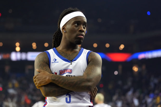 Twitch superstar Kai Cenat scores Knicks tickets for life after impressing billionaire owner with 1 item