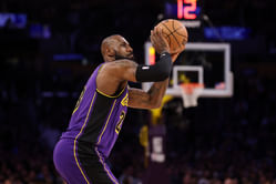 "Cowardly" - LeBron James' former teammate slams NBA's new rules for unsuccessful end-of-period heaves