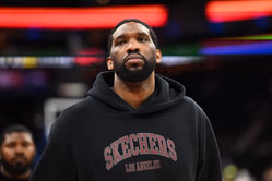 "Annnnnnd he's injured again": NBA fans lose it as Joel Embiid returns to Sixers gym without knee brace in first offseason practice