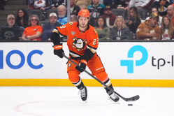 NHL Rumors: Mason McTavish-Anaheim Ducks faces AAV disparity in extension talks, per NHL insider